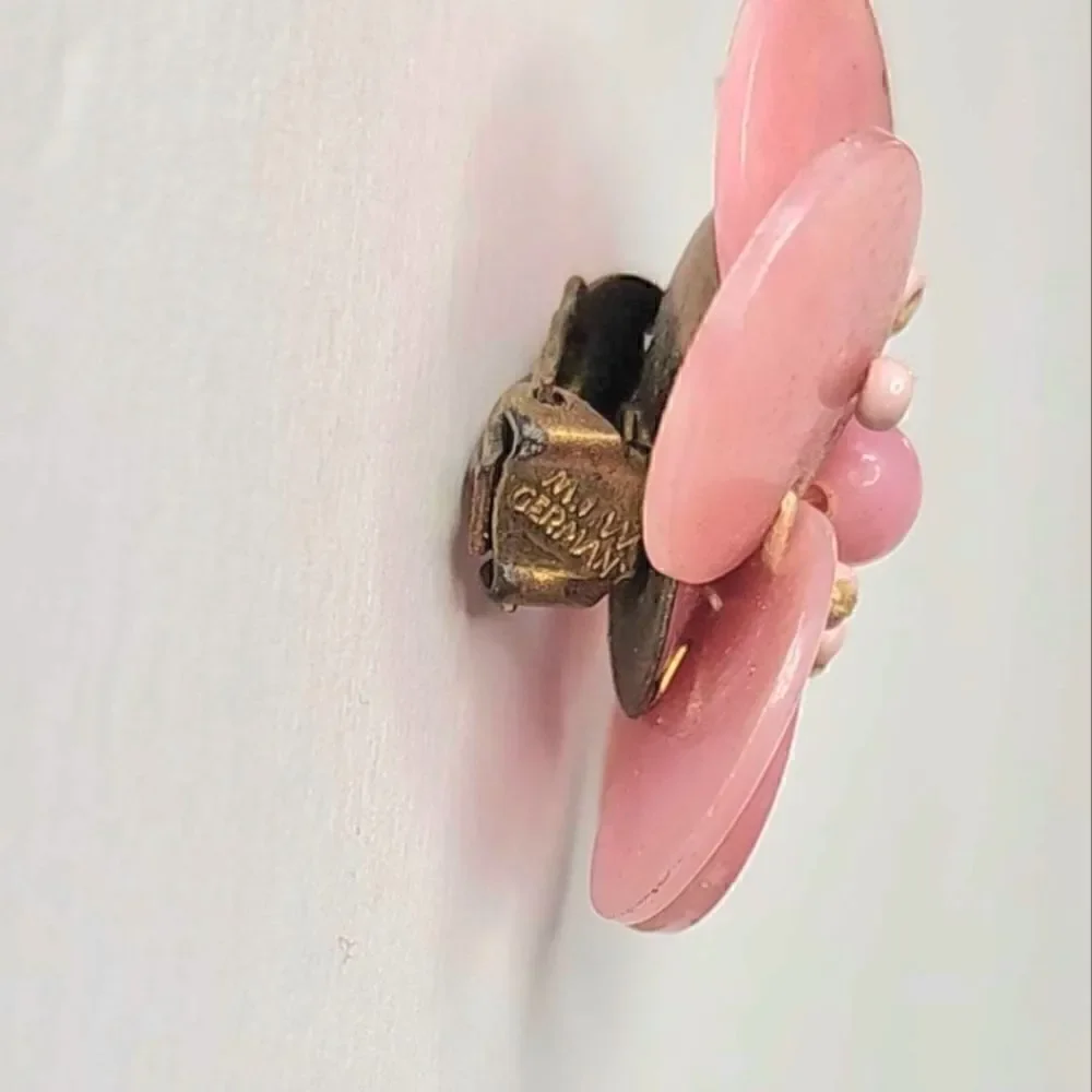 Vintage signed pastel flower lucite clip on earrings